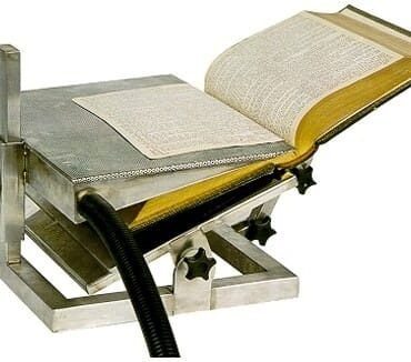 Knygų siurbimo stalas